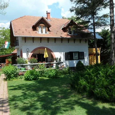 In Mit Terrasse Und Grill By Interhome Lejlighed *